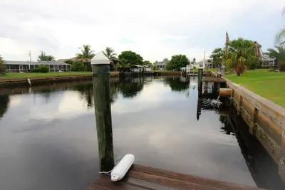 Image de Waterfront Home with Pool and Dock