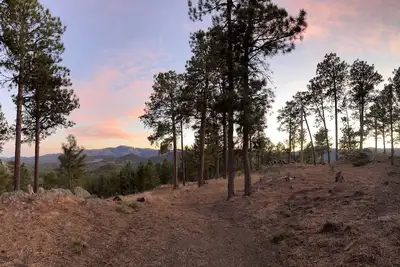 Image de Rustic Family Mountain Top Cabin! 360 degree “million dollar” Black Hills views!