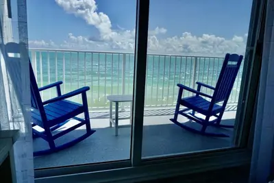 Image de Paradise On The Beach /   Relaxing sound of waves.