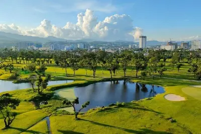 Image de 2br condo in Cebu city with a golf course view!