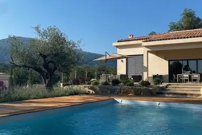 Image de Beautiful new 180m2 villa with swimming pool terrace and 2500m2 wooded garden
