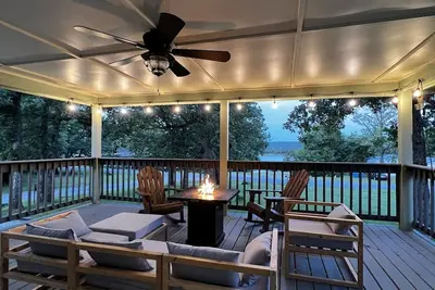 Image de Great Lake View - Neighborhood Boat Access - Great yard!