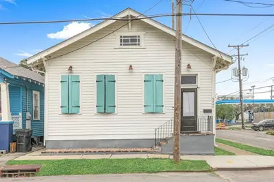 Image de 3 Bed, 2 Bath, Backyard, Near Parks and Streetcar