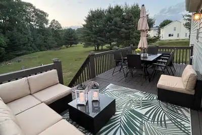 Image de Luxury Pocono 4 Br w/ Game Room, Fire Pit, Playground