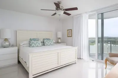 Image de Ocean Front apt with private access to the beach