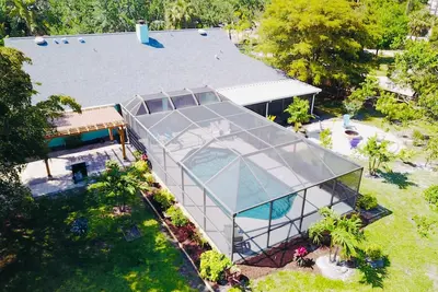 Image de Paradise Getaway w/ Pool, Game Room & Fire Pit!