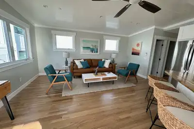 Image de 2 bed 2 bath walk to the beach open July20-Aug19