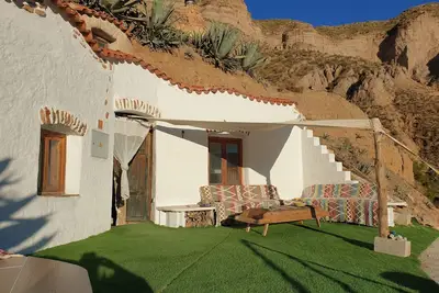 Image de Creatively designed CaveHouse with jacuzzi