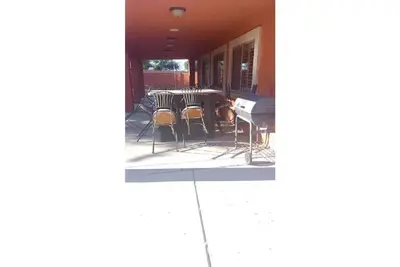 Image de spacious two story house 10 minutes from Westgate with pool table