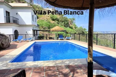 Image de A Luxury 3 Bedroom Villa near to Comares, with wonderful views all around