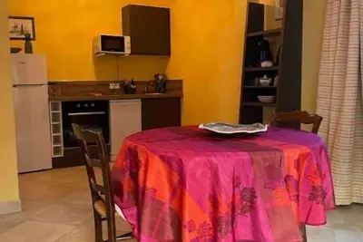 Image de Gite 2 personnes avec patio, piscine, la closerie de Besocia (site)