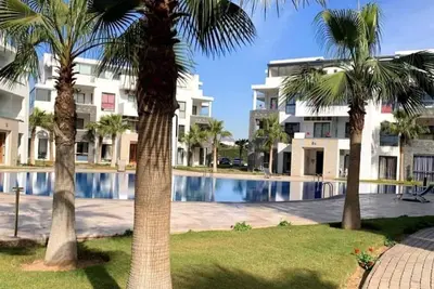 Image de Luxury spaces apartment within gated complex - 2 pools - 5 mins form the beach.