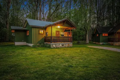 Image de Riverside Cabin, minutes to Downtown Gatlinburg