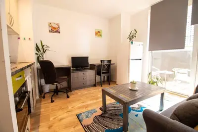 Image de Cozy City Apartment - 1 Bedroom with Balcony