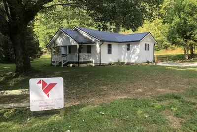 Image de County Cottage Fully Renovated- close to everything!