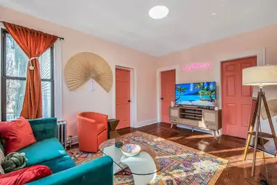 Image de Peachy Paradise in the Heart of East Rock Near Dt | Yale | Som