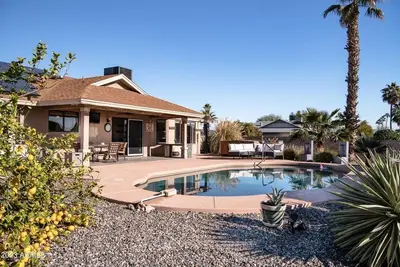 Image de Lovely home with pool, hot tub, close to Spring Training, golf courses. Sleeps 6