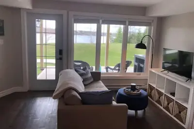 Image de Relaxing lakefront retreat on Porters Lake - 30 mins to downtown Halifax!