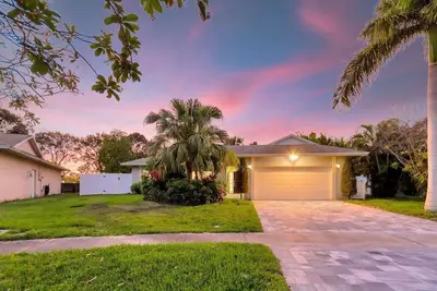 Image de Dream House w/ Huge Private Yard/Pool/Spa Game Rm
