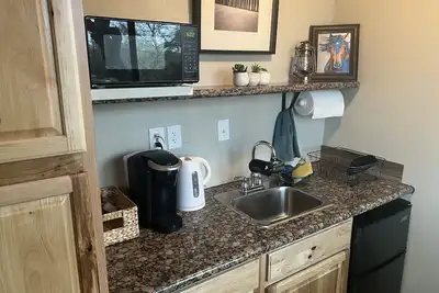 Image de A cute and functional space located on beautiful 2. 5 acres