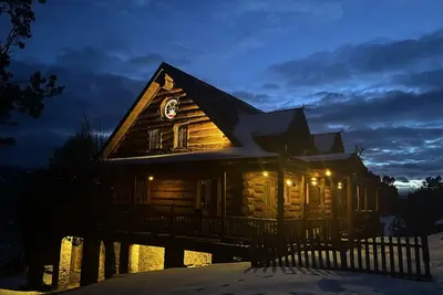 Image de Authentic Log Cabin