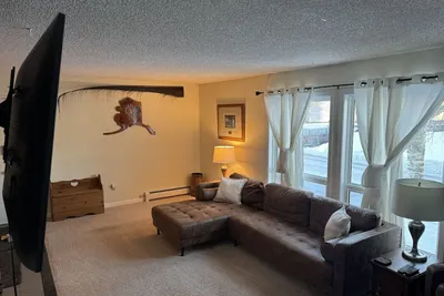 Image de Cheerful 4 bedroom home w/Hot Tub close to Airport