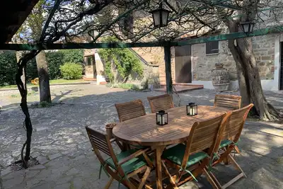 Image de Typical stone cottage with large garden and private parking space
