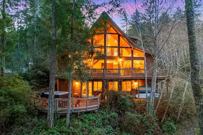 Image de Enchanting Lindal Waterfront Cabin