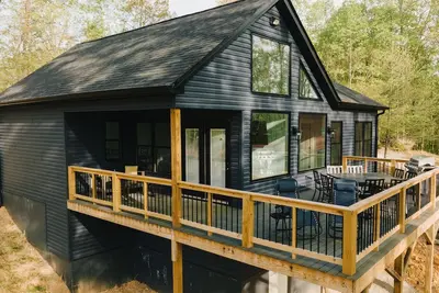 Image de ⚓ Anchored on Lakeshore ⚓ 2 Br\/2ba Lakeview Home <1\/4 Mile to Public Boat Ramp