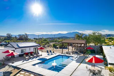 Image de Modern Ranch House~Great for Big Groups! Salt Water Pool + Spa