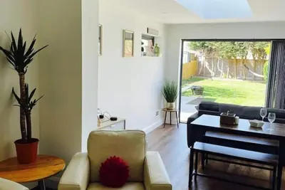 Image de 3 By The Sea, Ground Floor Apartment By The Sea