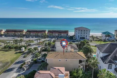 Image de Sleeps 16+ | Private Beach Access | Pool Access