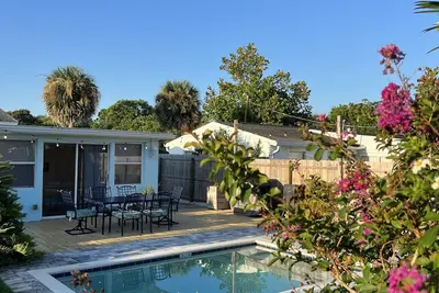 Image de Monthly specials! The Dolphin House! Pool home close to the beach & Pets Welcome