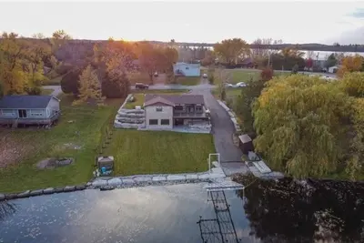 Image de Thaya Cottage · Chemong Lake