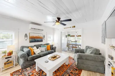 Image de Dog-friendly home with washer/dryer & free WiFi - 3 miles from beach access