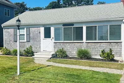 Image de Family Fun! Deeded beach access! Relax @Haigis Beach