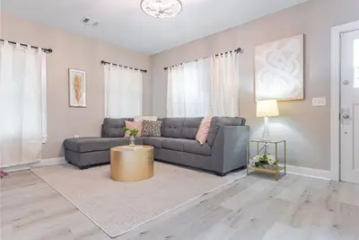 Glamorous Renovated Home in Historic Bryan