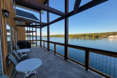 Image de Trailside Fun River Cabin 21b