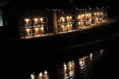 Image de Garden Waterfront Cabin 20a