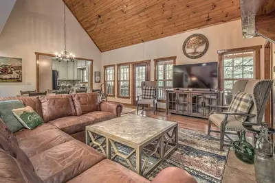 Image de Flat Creek Falls House - Secluded & Peaceful