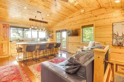 Image de Mountain Home Cabin Rental w/ Fire Pit!
