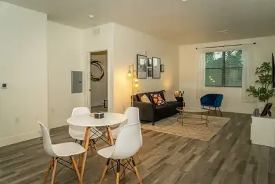 Image de Stylish 2 Bedroom in Downtown Phx with Pool & Gym