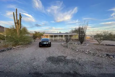 Image de Desert Ranch House tucked into Nature's Beauty all around!