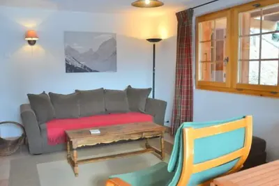 Image de Extérieur : appartement au rez-de-chaussée d'un chalet, pour 4 personnes, terrasse avec mobilier de