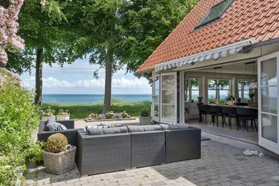 Image de Superbe maison à Dronningmølle avec.