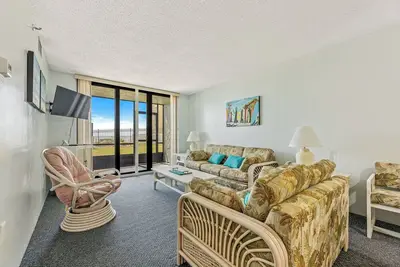 Image de Ground level condo with Direct access to Pool & Beach | Ocean Trillium #103
