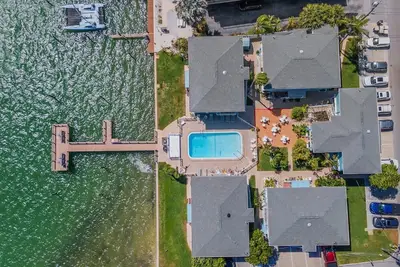 Image de Water View & Heated Pool - Steps to Sand, Bayview Beauty B-5