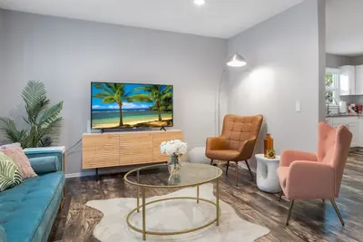 Image de Retro Resort Inspired Home 7 Min From Dt Raleigh