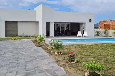Image de Modern luxury 4 bedroom villa close to Crown Point and beaches