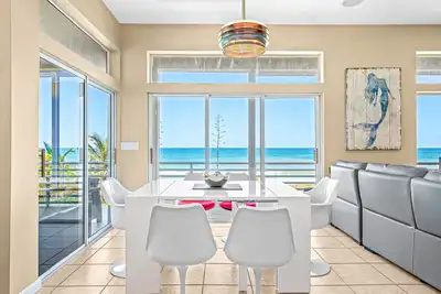 Image de Dog-friendly, oceanfront home with balcony, deck, washer/dryer, & central Ac